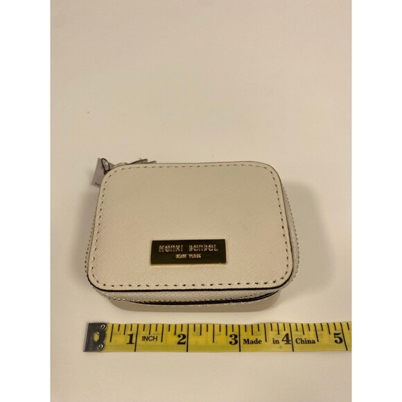 Henri Bendel West 57th Travel Box – NWT - Picture 3 of 7